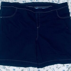 NWOT Terra & Sky Black Jean Shorts Mid-Length Casual